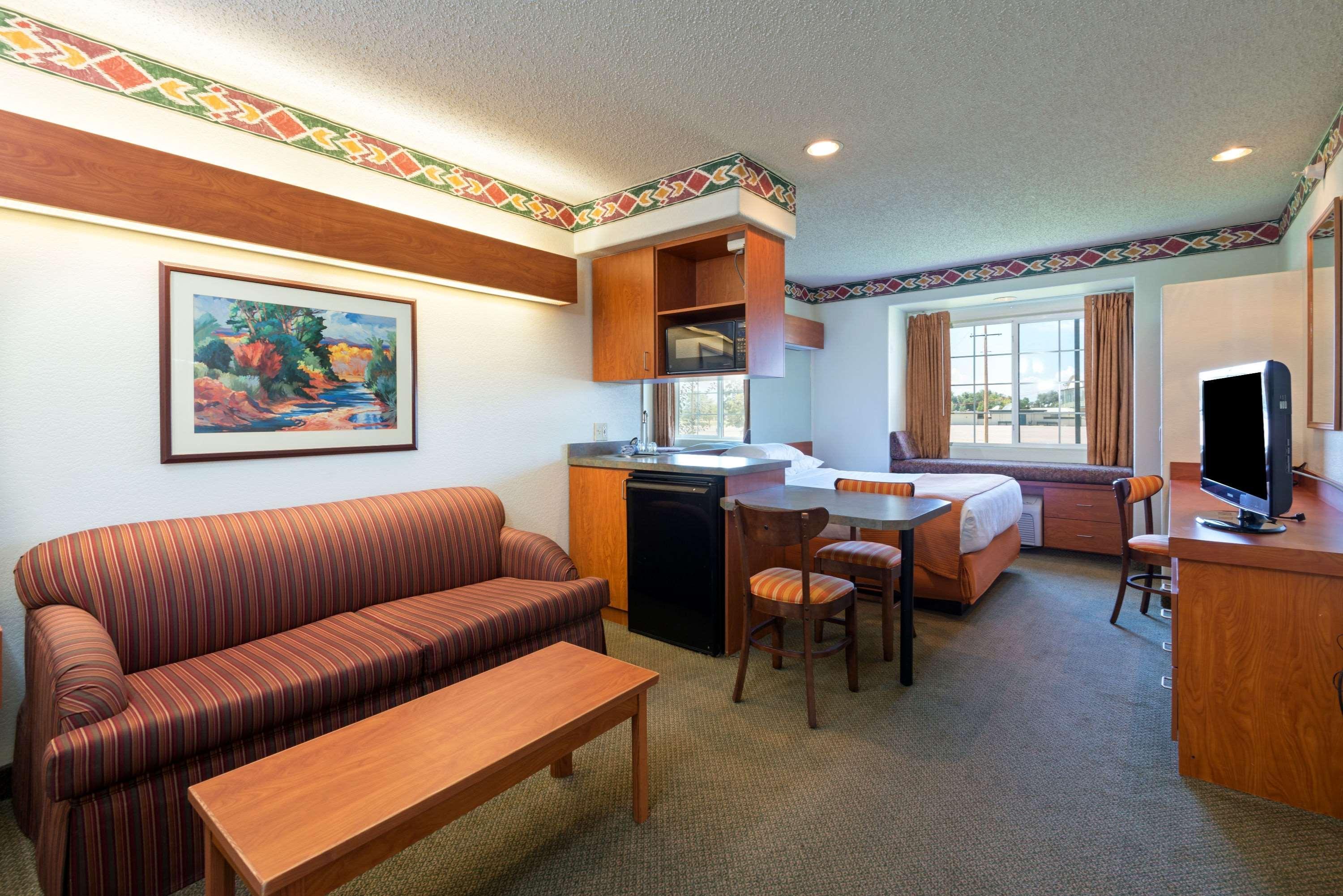 Microtel Inn And Suites Pueblo Exterior photo