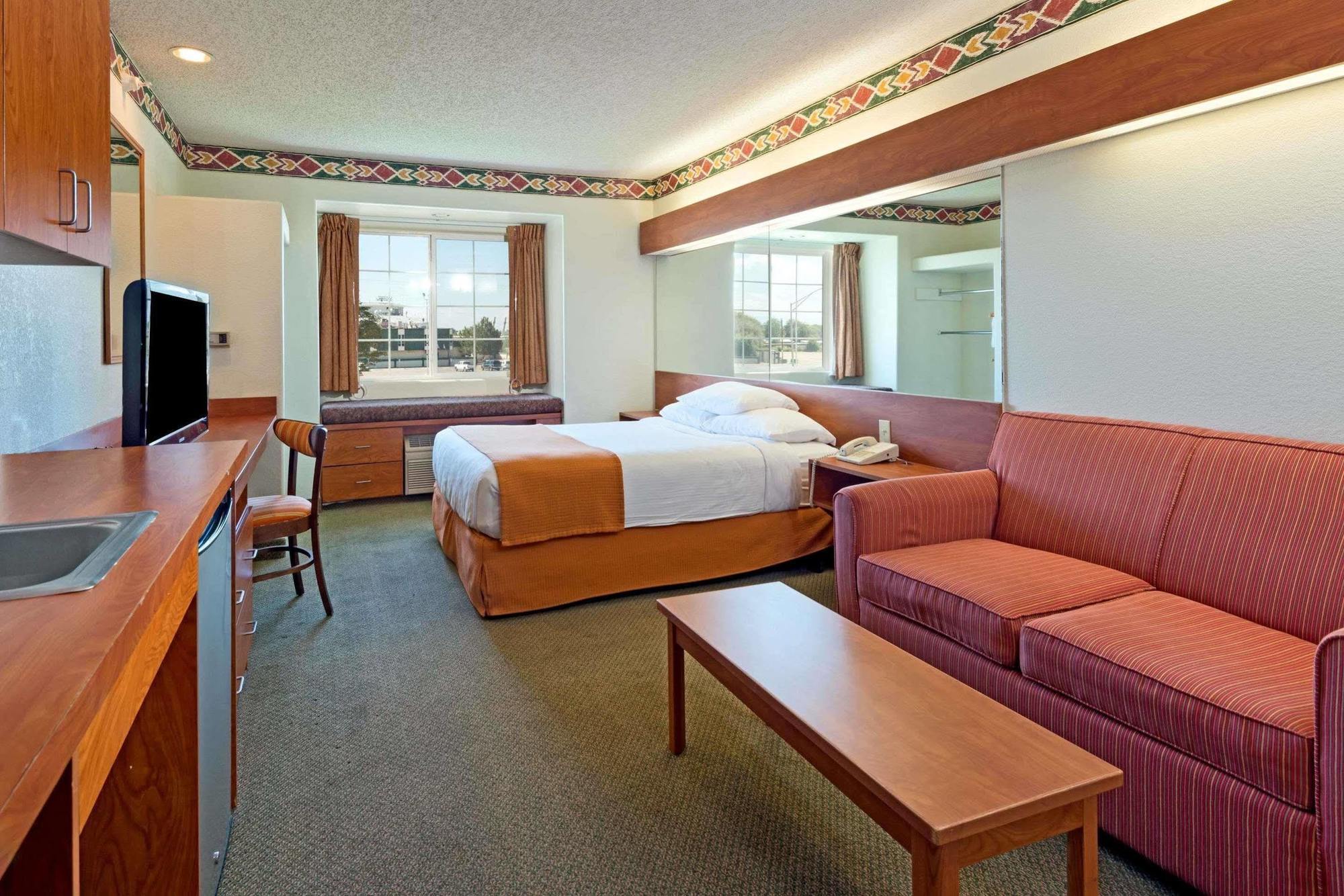 Microtel Inn And Suites Pueblo Exterior photo